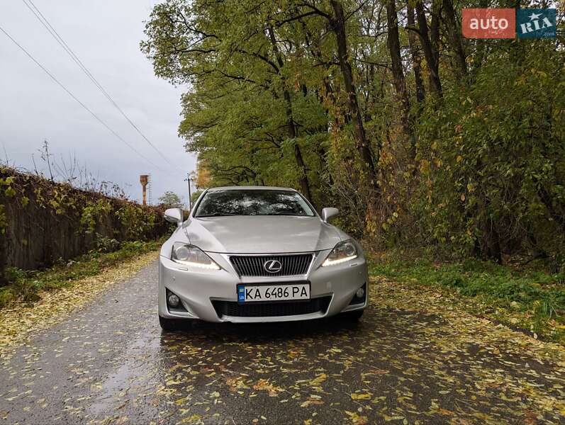 Седан Lexus IS 2011 в Киеве