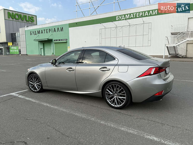 Седан Lexus IS 2015 в Киеве фото 3 Седан Lexus IS 2015 в Киеве