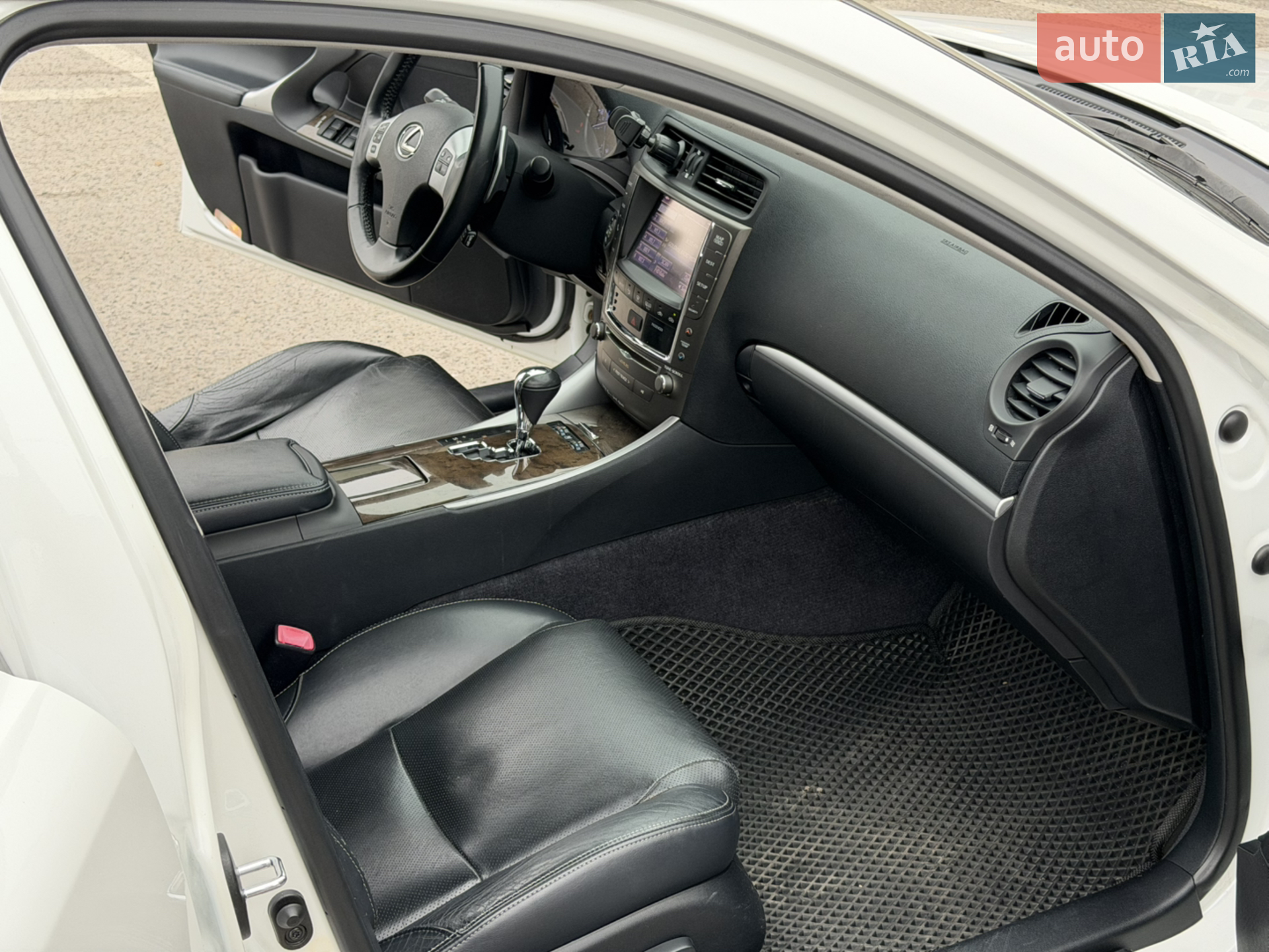2012 Lexus IS - мініатюра 11
