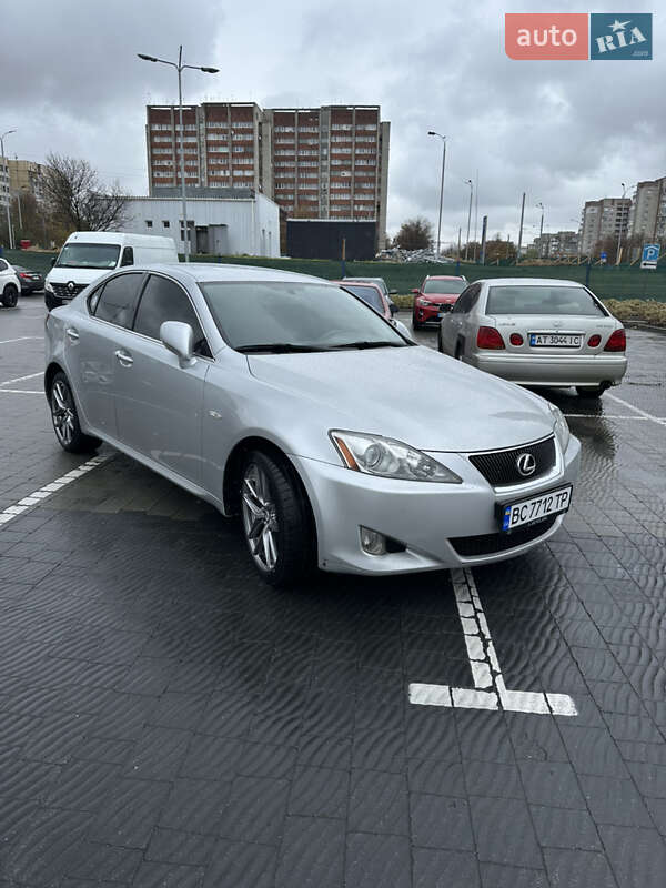 Седан Lexus IS 2007 в Львові