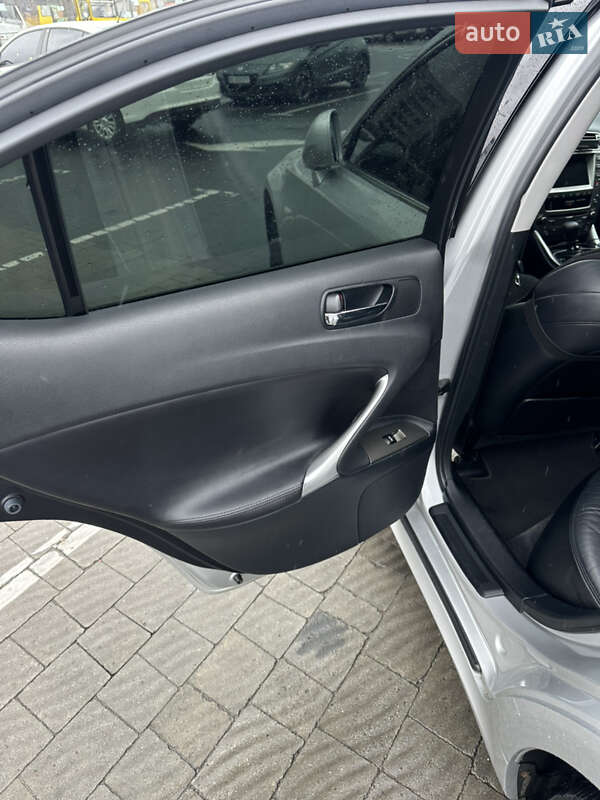 Седан Lexus IS 2007 в Львові