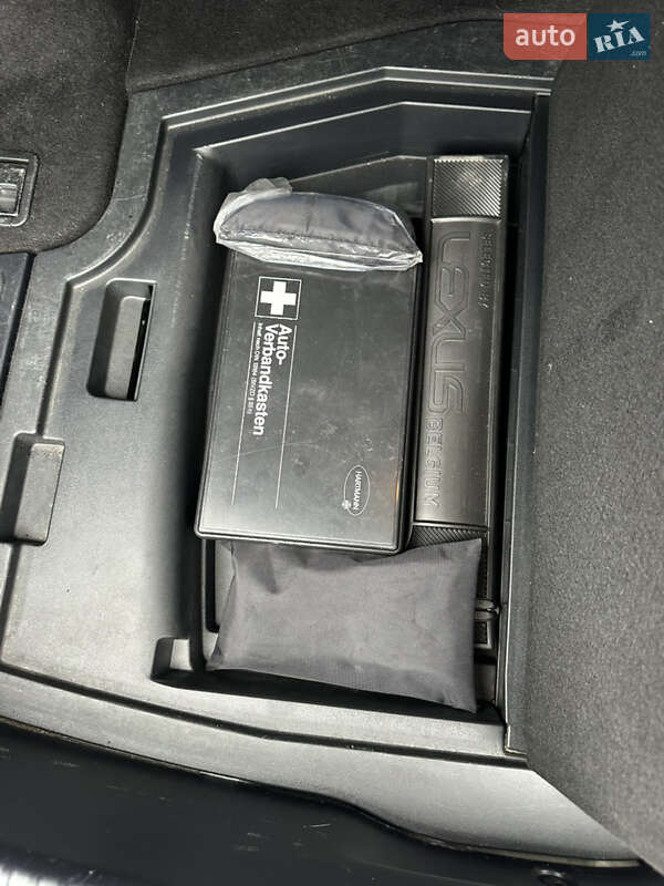 Седан Lexus IS 2007 в Львові