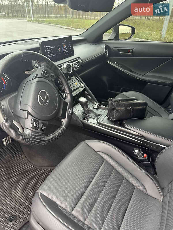 Седан Lexus IS 2022 в Днепре