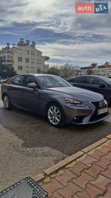 Lexus IS 2016