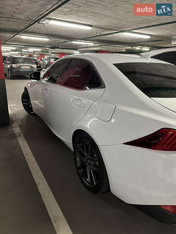 Седан Lexus IS 2017 в Киеве фото 2 Седан Lexus IS 2017 в Киеве