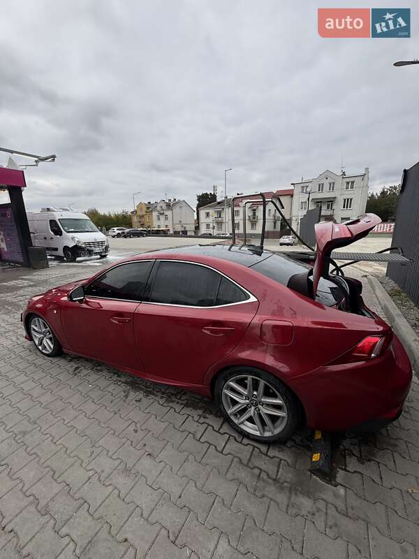 Седан Lexus IS 2015 в Львове фото 8 Седан Lexus IS 2015 в Львове