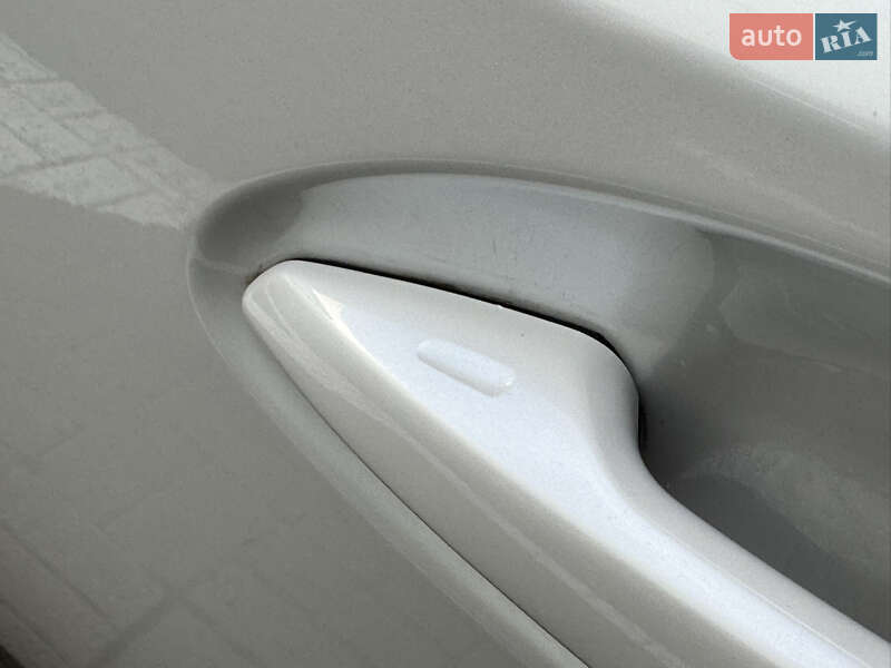 Седан Lexus IS 2017 в Києві фото 10 Седан Lexus IS 2017 в Києві