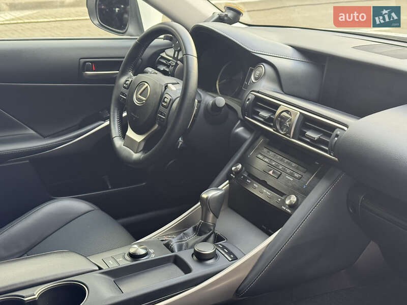 Седан Lexus IS 2017 в Києві фото 21 Седан Lexus IS 2017 в Києві