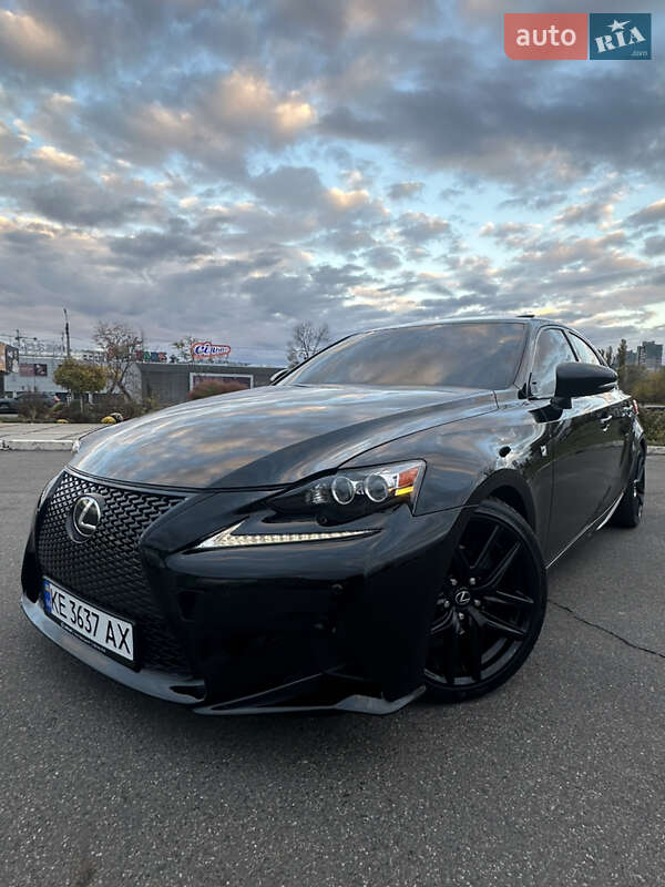 Седан Lexus IS 2015 в Кривом Роге