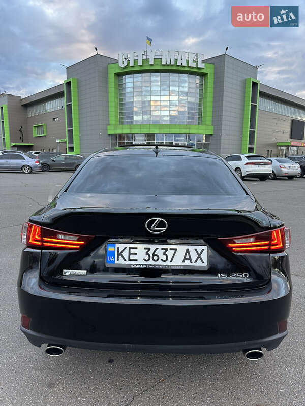 Седан Lexus IS 2015 в Кривом Роге