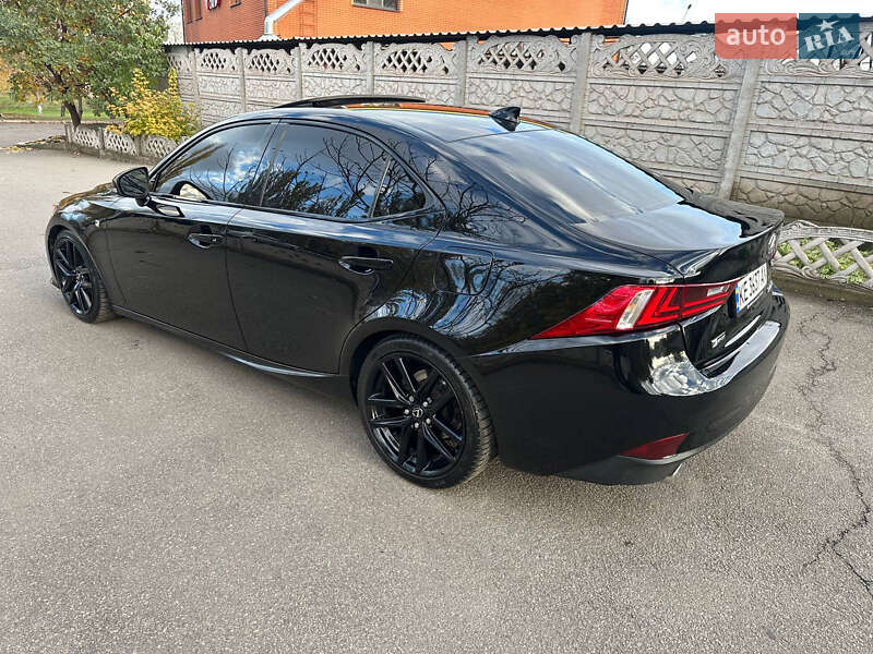 Седан Lexus IS 2015 в Кривом Роге