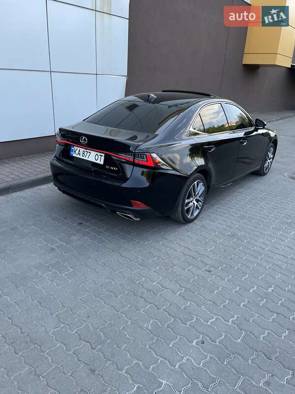 Седан Lexus IS 2020 в Львові фото Седан Lexus IS 2020 в Львові