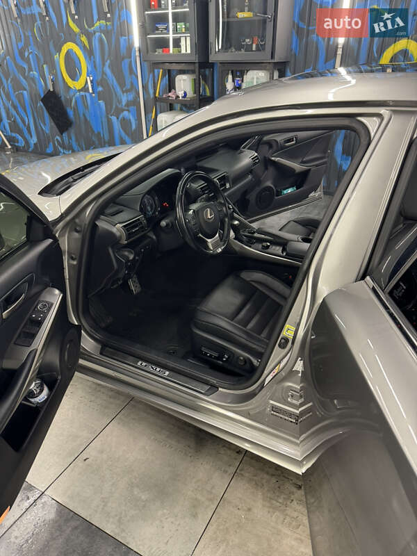 Седан Lexus IS 2016 в Днепре