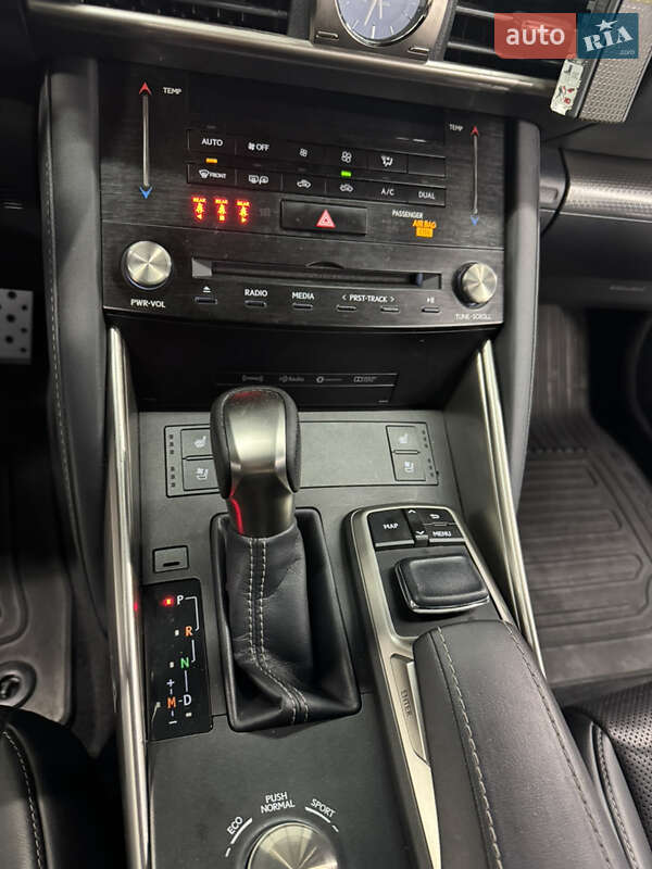 Седан Lexus IS 2016 в Днепре