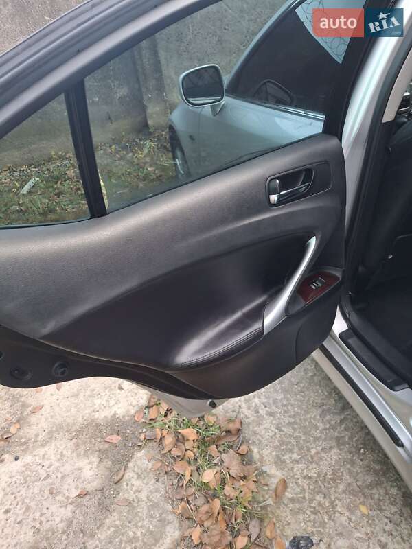 Седан Lexus IS 2005 в Полтаві