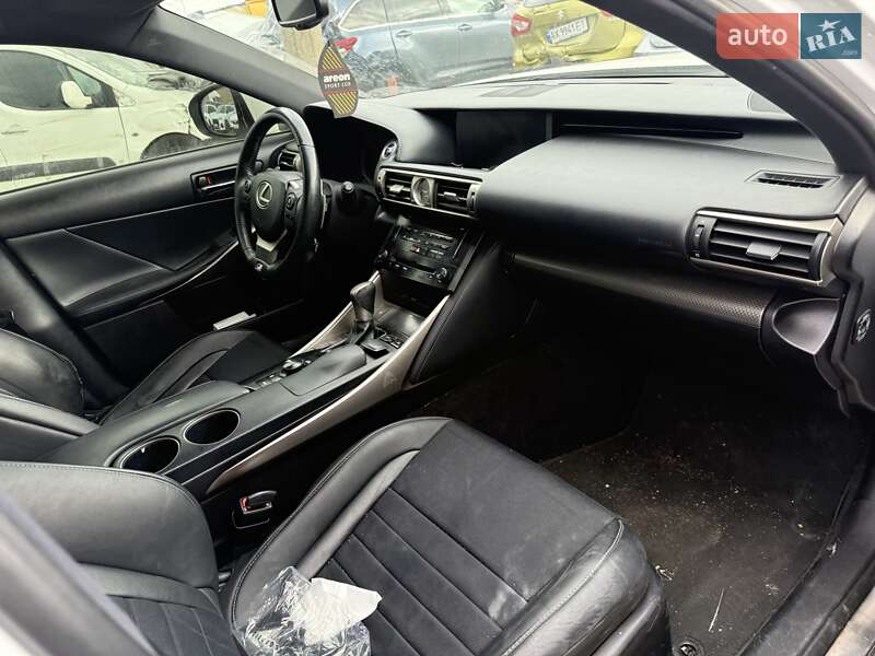 Седан Lexus IS 2013 в Киеве фото 5 Седан Lexus IS 2013 в Киеве