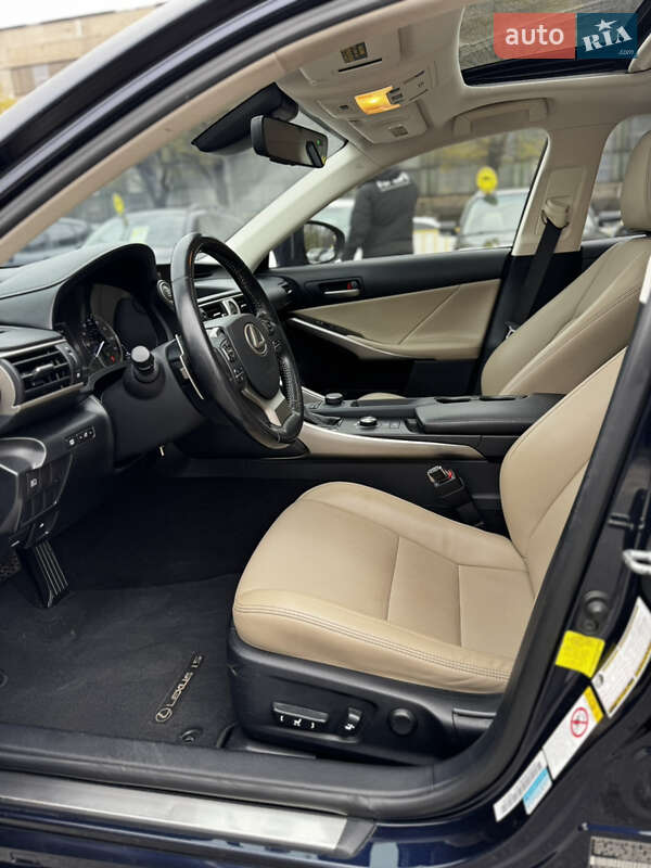Седан Lexus IS 2017 в Днепре