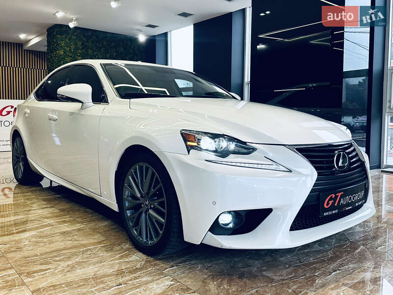 Седан Lexus IS 2015 в Києві
