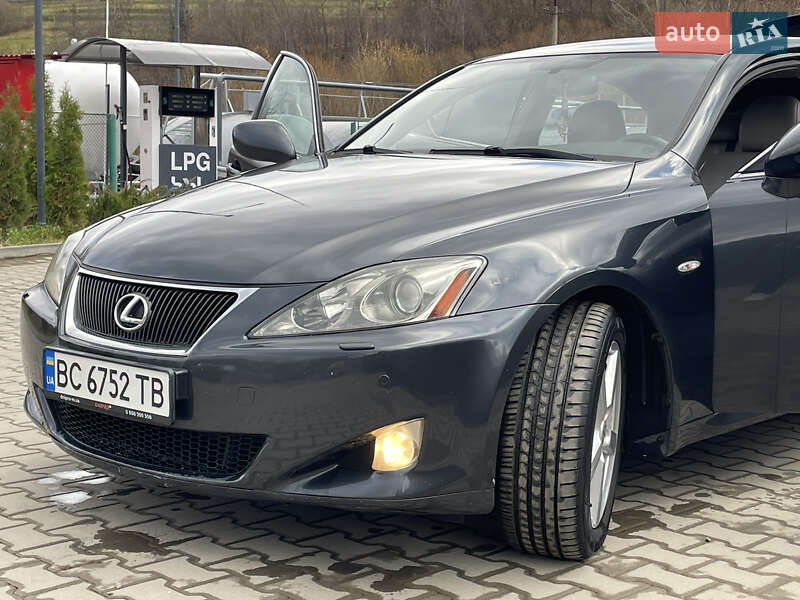 Седан Lexus IS 2007 в Турці