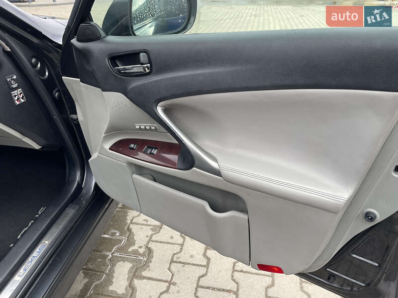 Седан Lexus IS 2007 в Турці