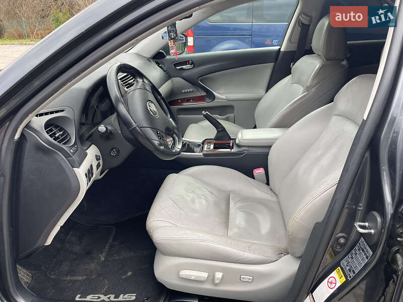 Седан Lexus IS 2007 в Турці