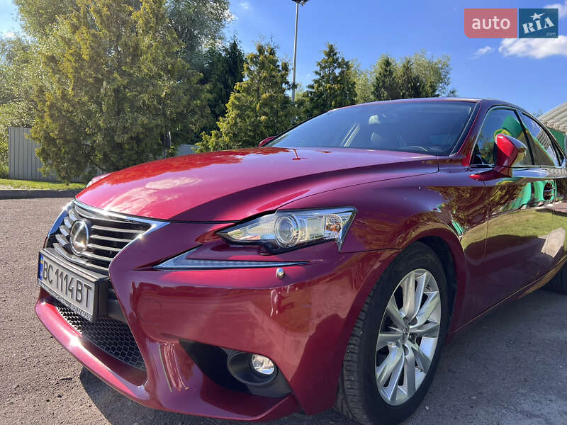 Седан Lexus IS 2015 в Львове