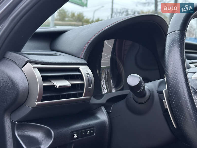 Седан Lexus IS 2013 в Одесі