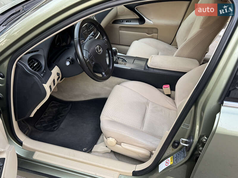 Седан Lexus IS 2006 в Днепре