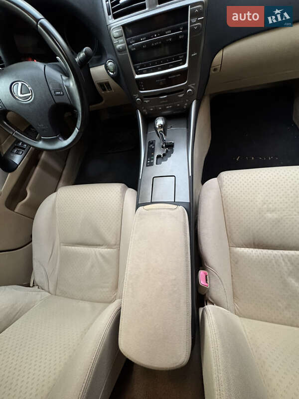 Седан Lexus IS 2006 в Днепре