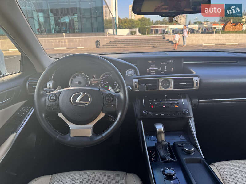 Седан Lexus IS 2013 в Одесі