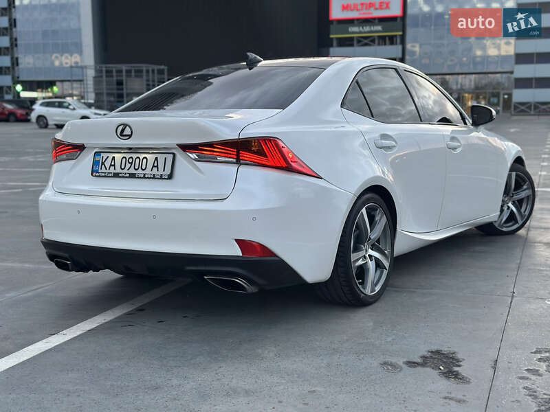Седан Lexus IS 2016 в Киеве фото 9 Седан Lexus IS 2016 в Киеве