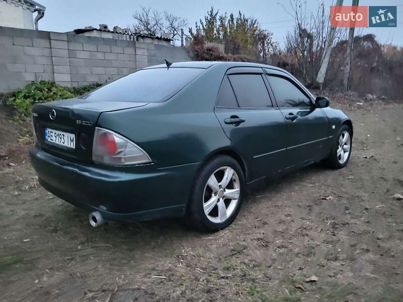 Седан Lexus IS 1999 в Каменском