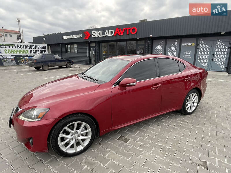 Седан Lexus IS 2013 в Вознесенську