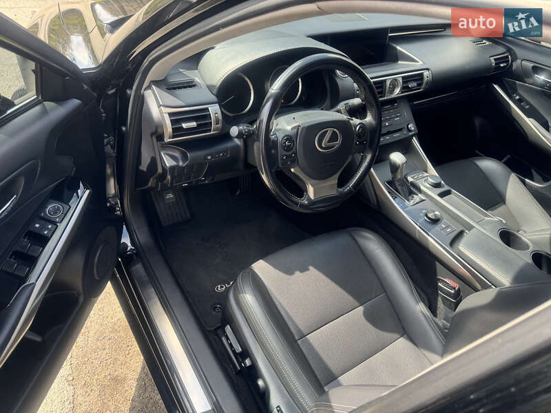Седан Lexus IS 2016 в Запоріжжі