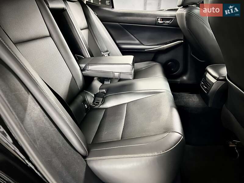 Седан Lexus IS 2013 в Миколаєві