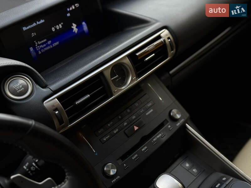 Седан Lexus IS 2014 в Киеве фото 14 Седан Lexus IS 2014 в Киеве