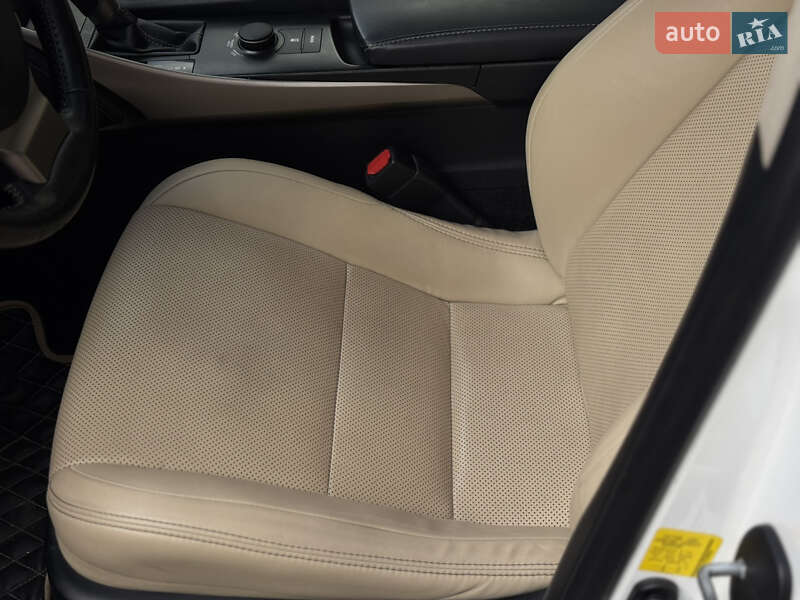 Седан Lexus IS 2014 в Киеве фото 17 Седан Lexus IS 2014 в Киеве