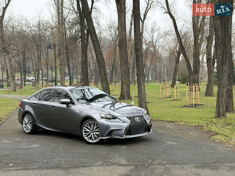 Lexus IS 2013