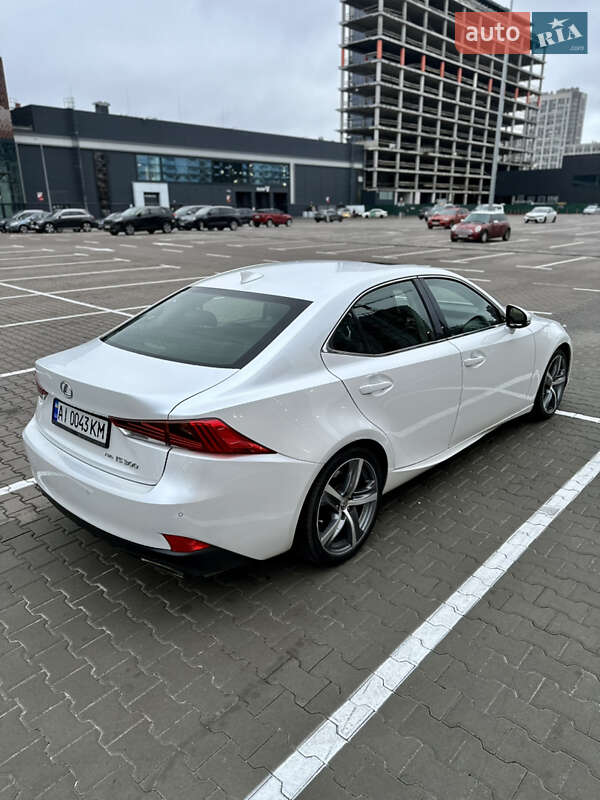 Седан Lexus IS 2019 в Києві