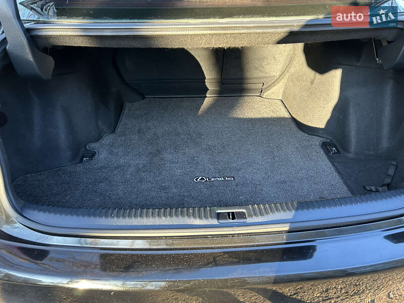 Седан Lexus IS 2015 в Харкові