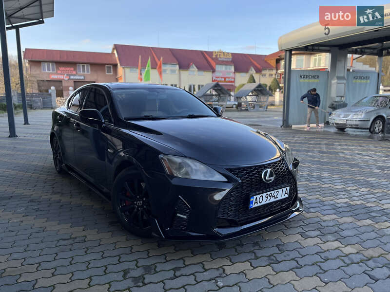 Седан Lexus IS 2007 в Иршаве