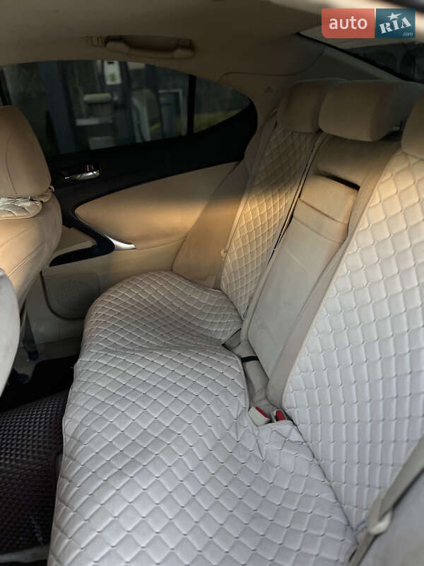 Седан Lexus IS 2007 в Иршаве