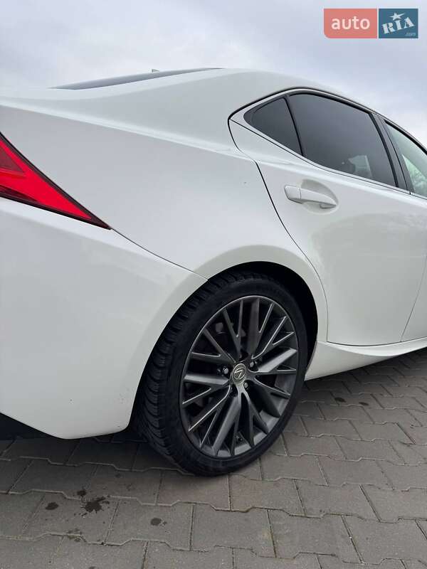 Седан Lexus IS 2014 в Измаиле