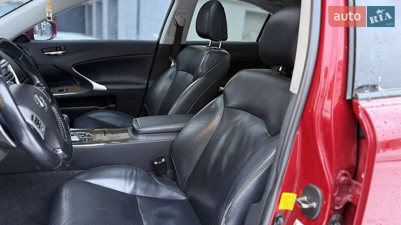 Седан Lexus IS 2013 в Івано-Франківську