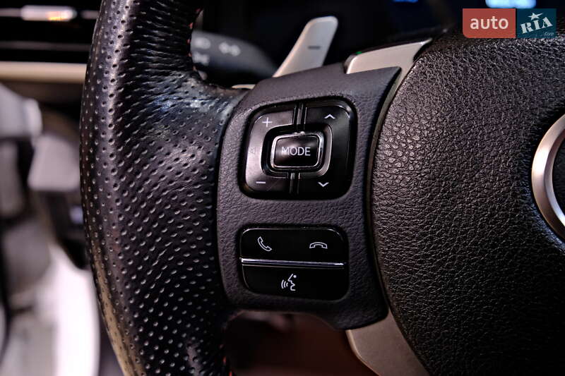 Седан Lexus IS 2018 в Одессе