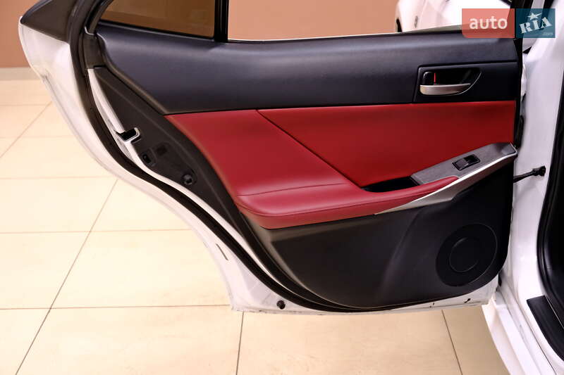 Седан Lexus IS 2018 в Одессе