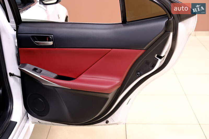 Седан Lexus IS 2018 в Одессе