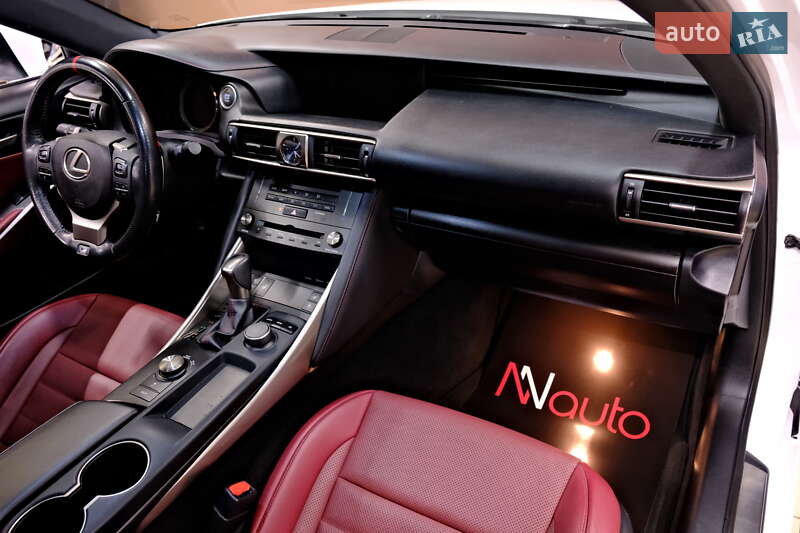 Седан Lexus IS 2018 в Одессе