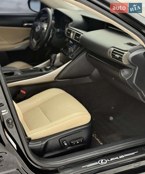 Седан Lexus IS 2013 в Днепре