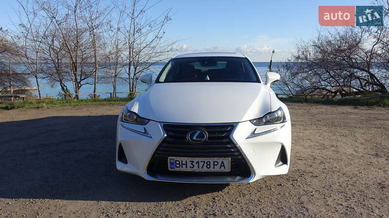 Седан Lexus IS 2018 в Одессе
